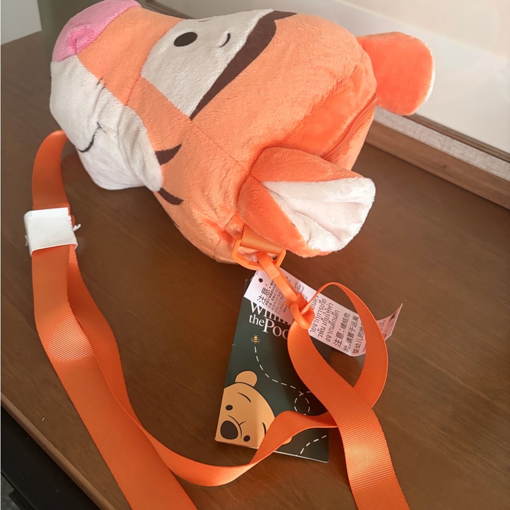 Disney Parks Winnie the Pooh - Tigger Face Crossbody Bag Zipper Purse - NWT - Picture 4 of 6